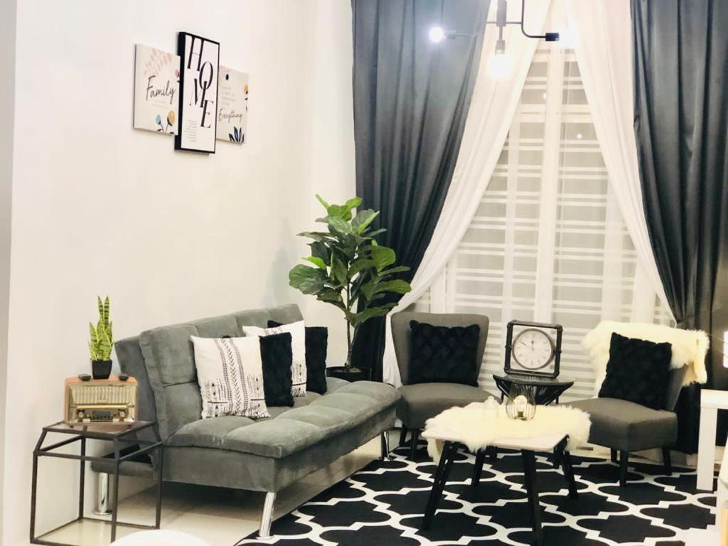 Villa Pool Kepala Batas Kampong Hilir  Bagian luar foto