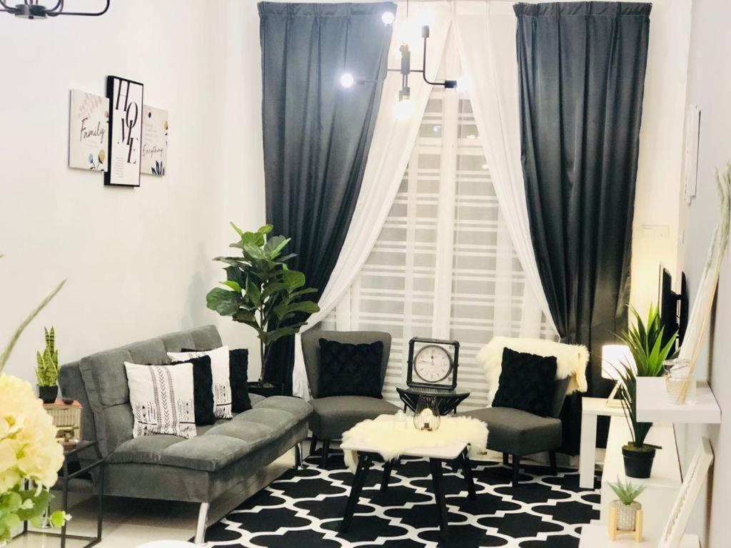 Villa Pool Kepala Batas Kampong Hilir  Bagian luar foto