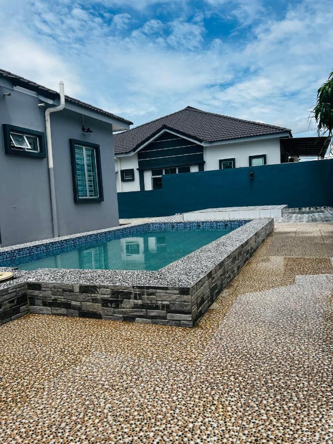 Villa Pool Kepala Batas Kampong Hilir  Bagian luar foto